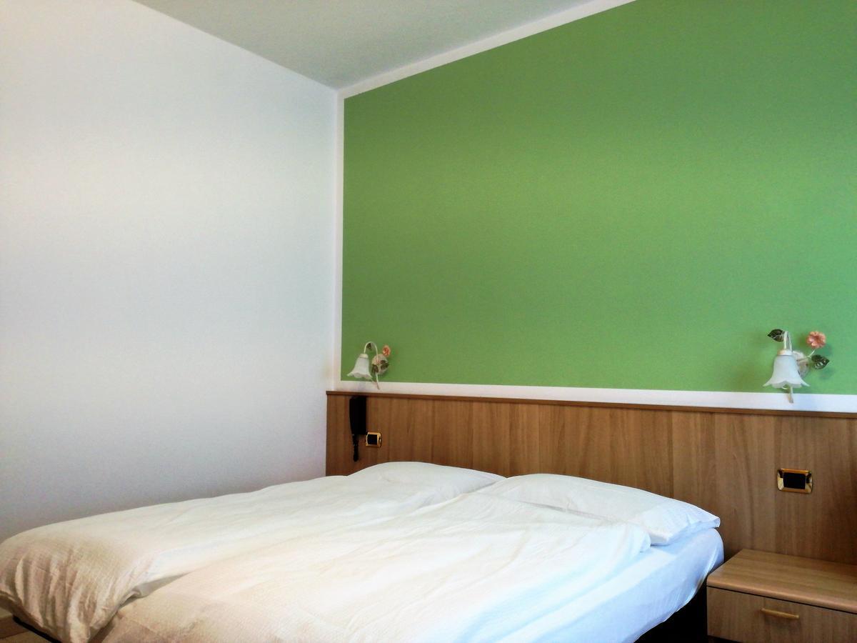 ترينتينو ألتو أديجي Green Base Hotel B&B المظهر الخارجي الصورة